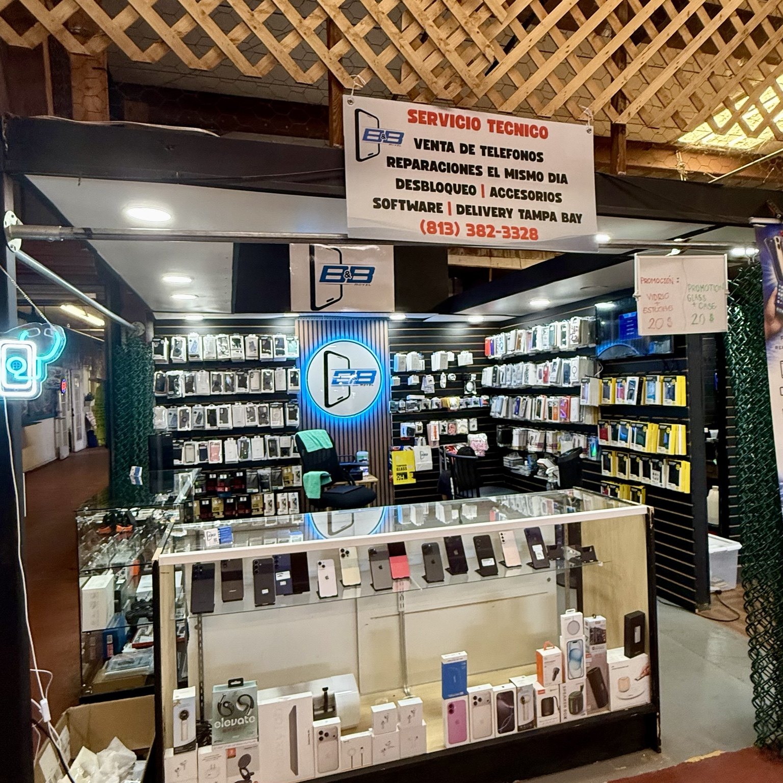 Electronics and accessories vendor